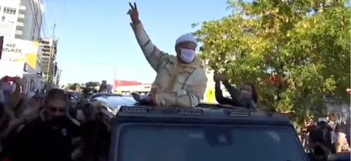 Covid-19 : émeutes autour de Maluma, la police contrainte d’annuler...