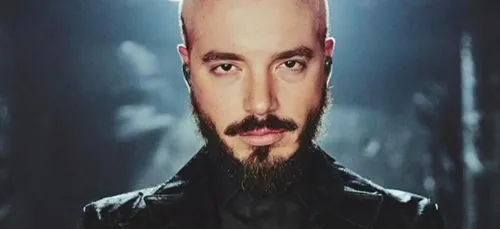 J Balvin révèle qui est le roi du reggaeton selon lui