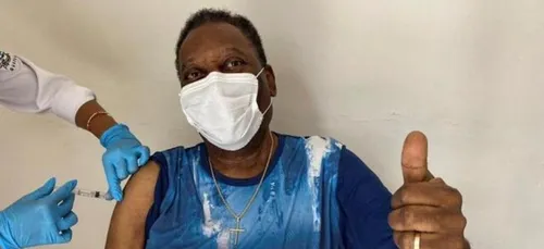 Brésil : Pelé vacciné contre le Covid-19, “un jour inoubliable !”