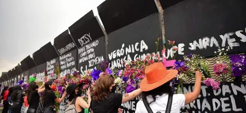 Mexique : un mur érigé autour du palais présidentiel, symbole de la...