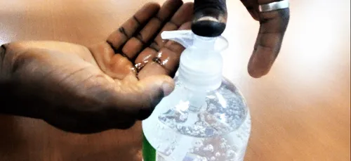 Brésil : un élu veut larguer du gel hydroalcoolique depuis les airs...