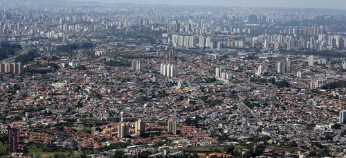 COVID : un nouveau variant découvert au Brésil