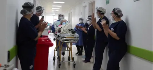 A 104 ans, une grand-mère colombienne guérit deux fois du COVID...