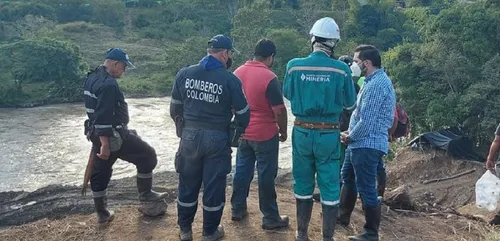 Les corps de 11 mineurs d’or remontés à la surface en Colombie
