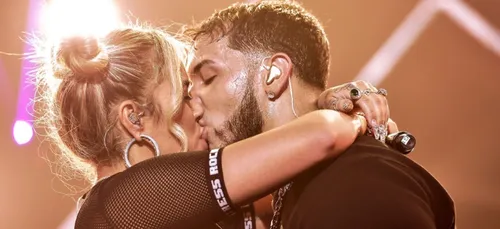 Anuel AA confirme enfin sa rupture avec Karol G et demande aux fans...