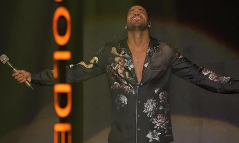 Romeo Santos annonce deux documentaires sur sa vie et l'histoire de...