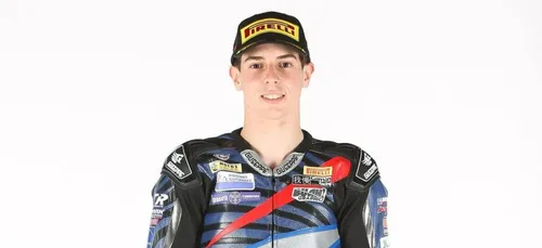 Le jeune pilote de moto espagnol Dean Berta Vinales, 15 ans, s'est...