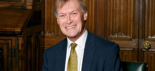 Le député britannique poignardé à plusieurs reprises lors d’une...