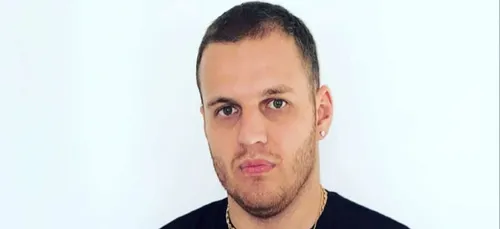 Charles (Les Chtis)  après un test de paternité, il apprend qu'il...