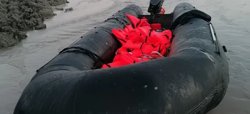 Mort de 27 migrants : les survivants disent avoir contacté les secours