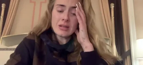 ADELE annonce sur Instagram le report de ses concerts