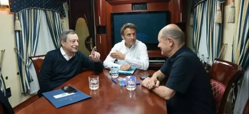 Emmanuel Macron en route pour Kiev