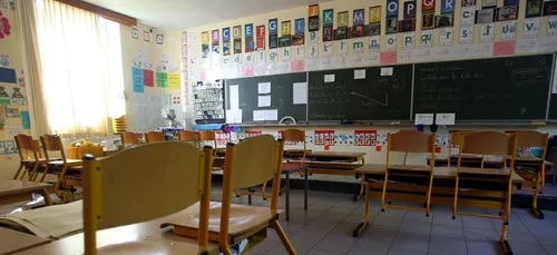 On lui propose un poste de professeur des écoles après 30 mins...