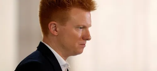 Adrien Quatennens se met en retrait de LFI