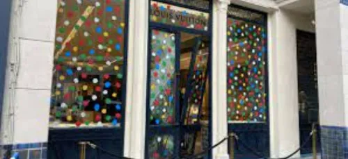 La boutique Louis Vuitton à Lille attaquée à la voiture bélier