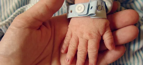 Ne plus autoriser les accouchements, dans 100 maternités de France