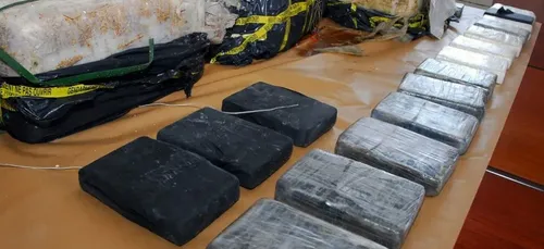 Plus de 2 tonnes de cocaïne découvertes sur des plages de la Manche