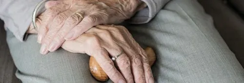 Covid-19 : Le gouvernement écarte l'idée d'un confinement pour les...