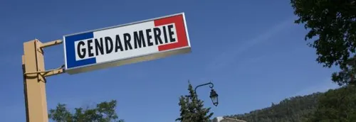 Amiens : La mère donne des médicaments à ses enfants, les jumeaux...