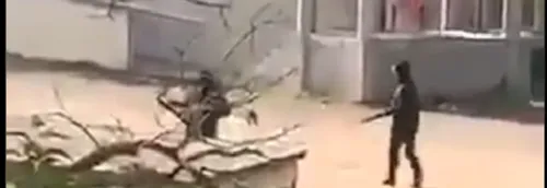 Des hommes armés et cagoulés dans un quartier de Nîmes, un homme...