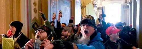 USA : Macron, Obama, Bush, Johnson condamnent... Facebook et...