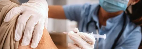 Royaume-Uni : La moitié de la population adulte a été vaccinée...