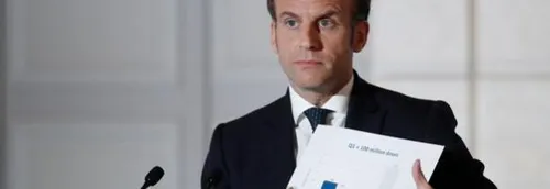 "Rien n'est décidé pour le moment" : Emmanuel Macron veut attendre...