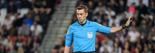 L'arbitre du derby RC Lens - LOSC arbitrera la finale de l'Europa...