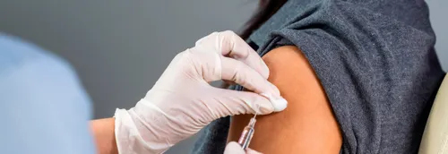 Ouverture à la vaccination contre le Covid-19 à tous les adultes...