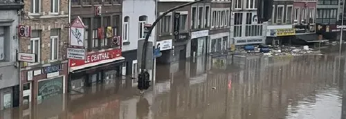 Nouveau bilan : 40 morts et des dizaines de disparus en Belgique et...