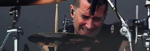 Ne pouvant se faire vacciner à cause d'une maladie, Pete Parada, le...