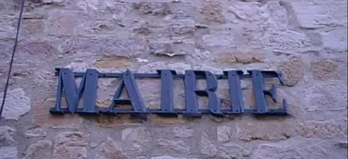 Fin de la grève à la mairie de Ploubezre