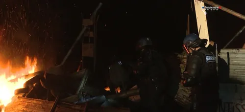 La 2e journée d'évacuation de la ZAD de NDDL marquée par une...