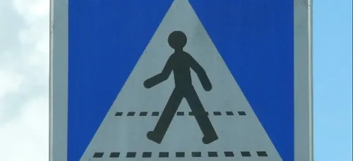 « Responsabiliser le piéton et l’inciter à ne pas traverser au rouge »