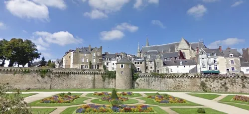 Vannes prend des allures de librairie géante, à partir de demain