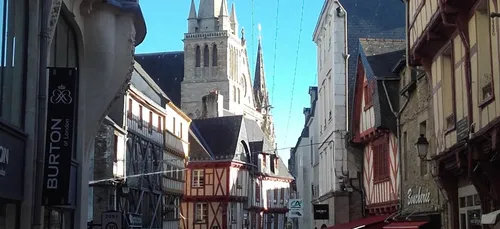 Grande braderie estivale aujourd'hui à Vannes