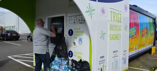Des récupérateurs automatiques de bouteilles plastiques de plus en...