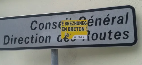 Une action des collectifs « Aïta » et « 44 = Breizh », samedi à...