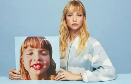 Angèle au Roi Arthur