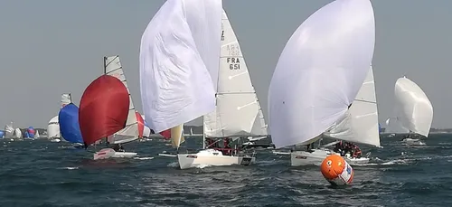 A la bouée, c'est pas gagné ! (Micro pontons)