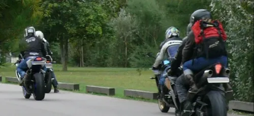 Jamais sans mes gants sur ma moto !