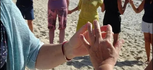 A CORPS DE COEUR PROPOSE DES SEANCES DE BIODANZA ET DE YOGA DU RIRE...