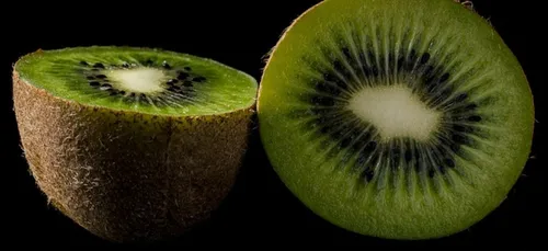 Un kiwi en guise d'orange de Noël