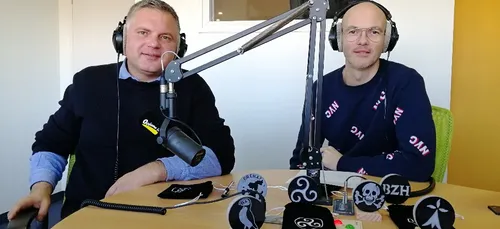 Ploubazlannec [22], Yann Chancerel est sculpteur sur pierre