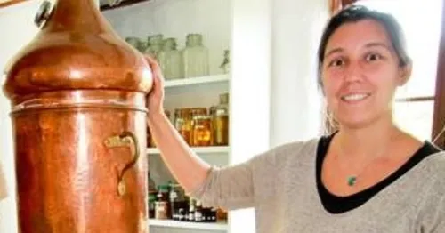 TOUT SAVOIR SUR L'UTILISATION DES HYDROLATS AVEC MARIE LE ROY DE...