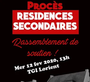 Une militante du collectif Dispac’h devant le TGI de Lorient