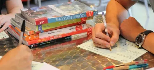 La Bretagne relance son aide aux manuels scolaires et au numérique...