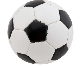 Des jeunes sortent pour jouer au foot sur le secteur de Quimper