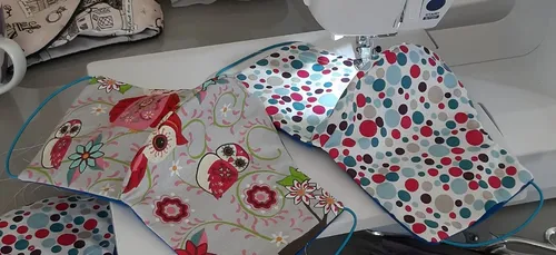 DEBORAH SOUFFEZ REGROUPE DES COUTURIERES POUR FABRIQUER DES MASQUES...