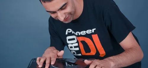 Une boîte de nuit...Sur son balcon !